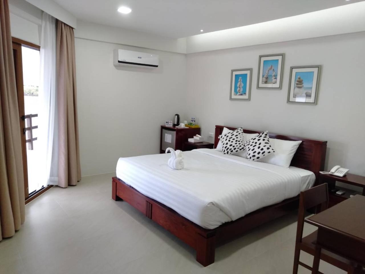 Nirvana Resort Puerto Galera Bagian luar foto