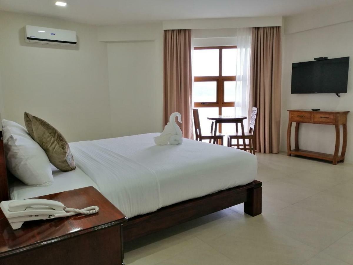 Nirvana Resort Puerto Galera Bagian luar foto